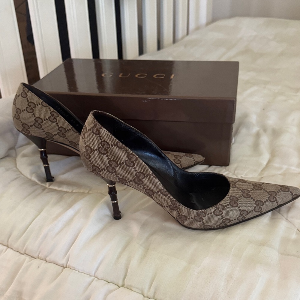Gucci Women's Tan Patterned Heels